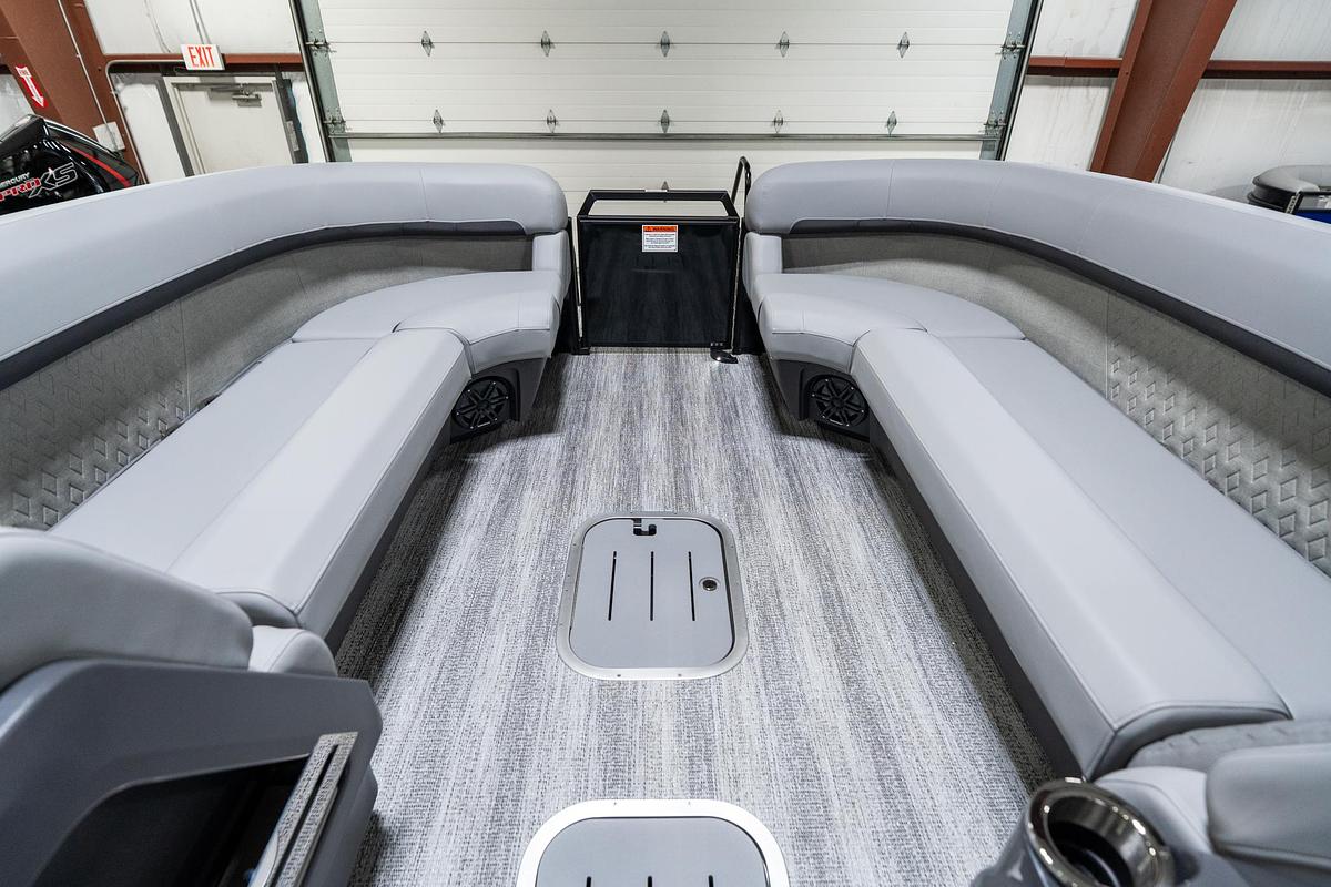 2025 Bennington 24 MSB