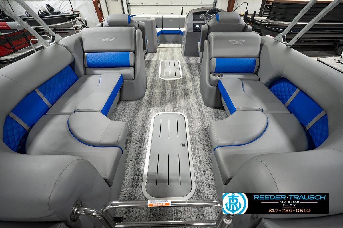 Used 2025 Bennington 25 L Bowrider