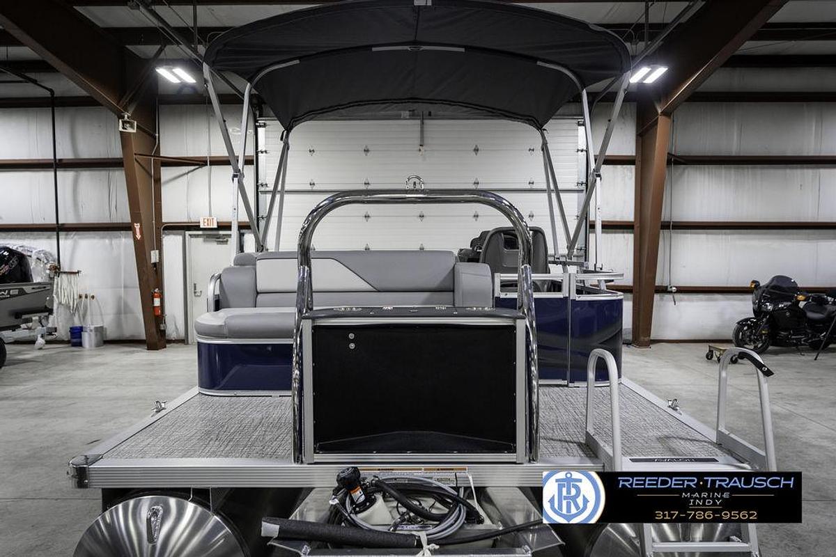 2025 Avalon 1785 Venture CRB