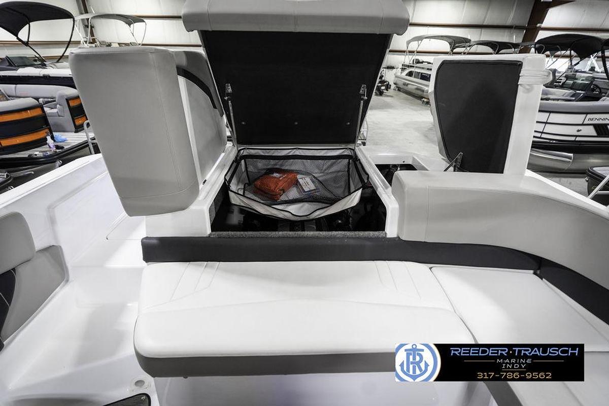 Used 2021 Four Winns H260