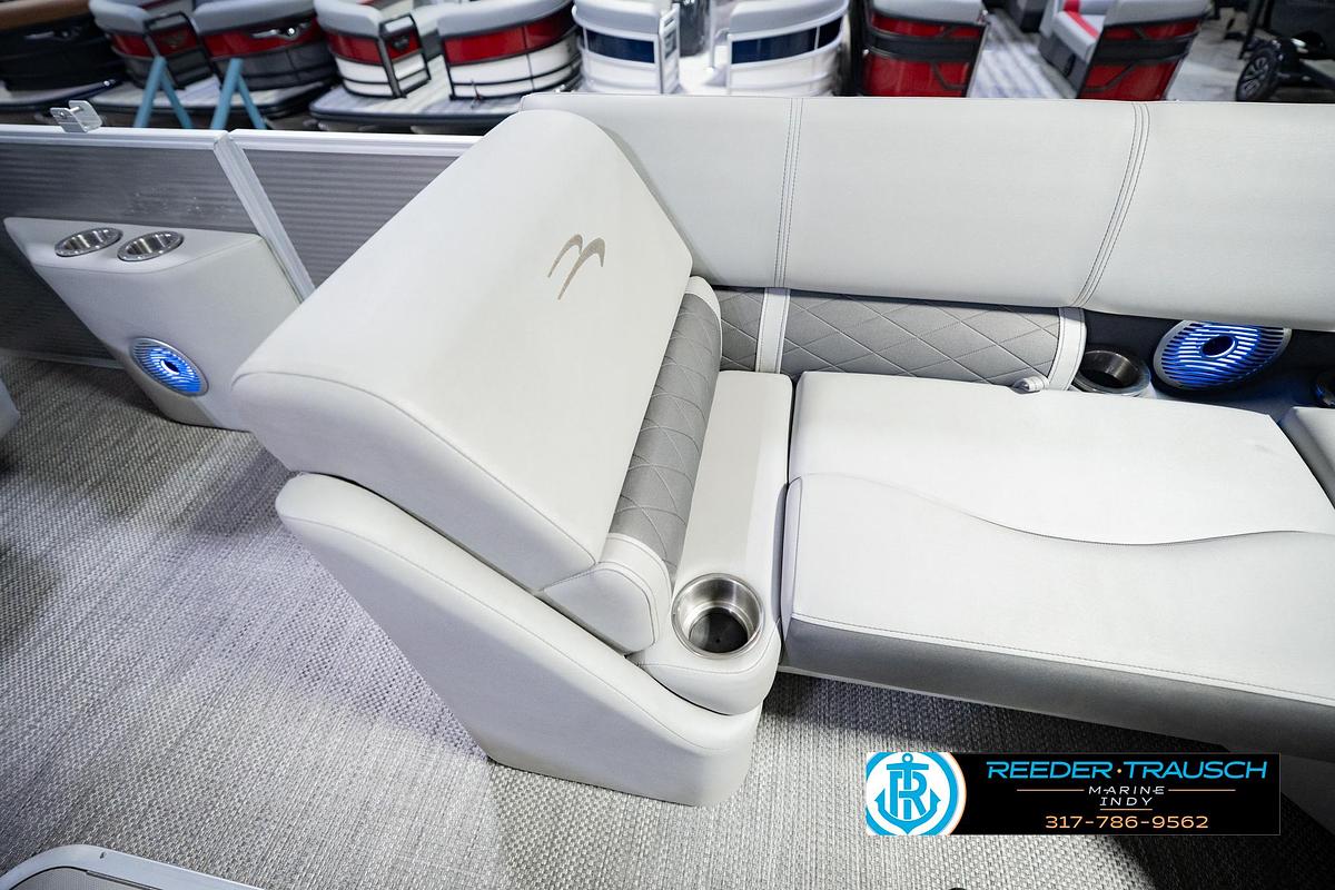 Used 2023 Bennington 23 LSR