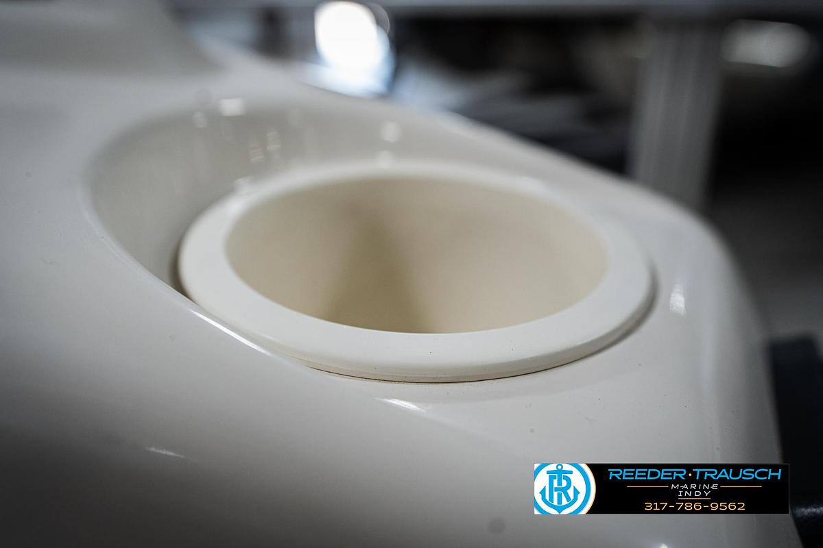 Used 2007 Bennington 2050 RL