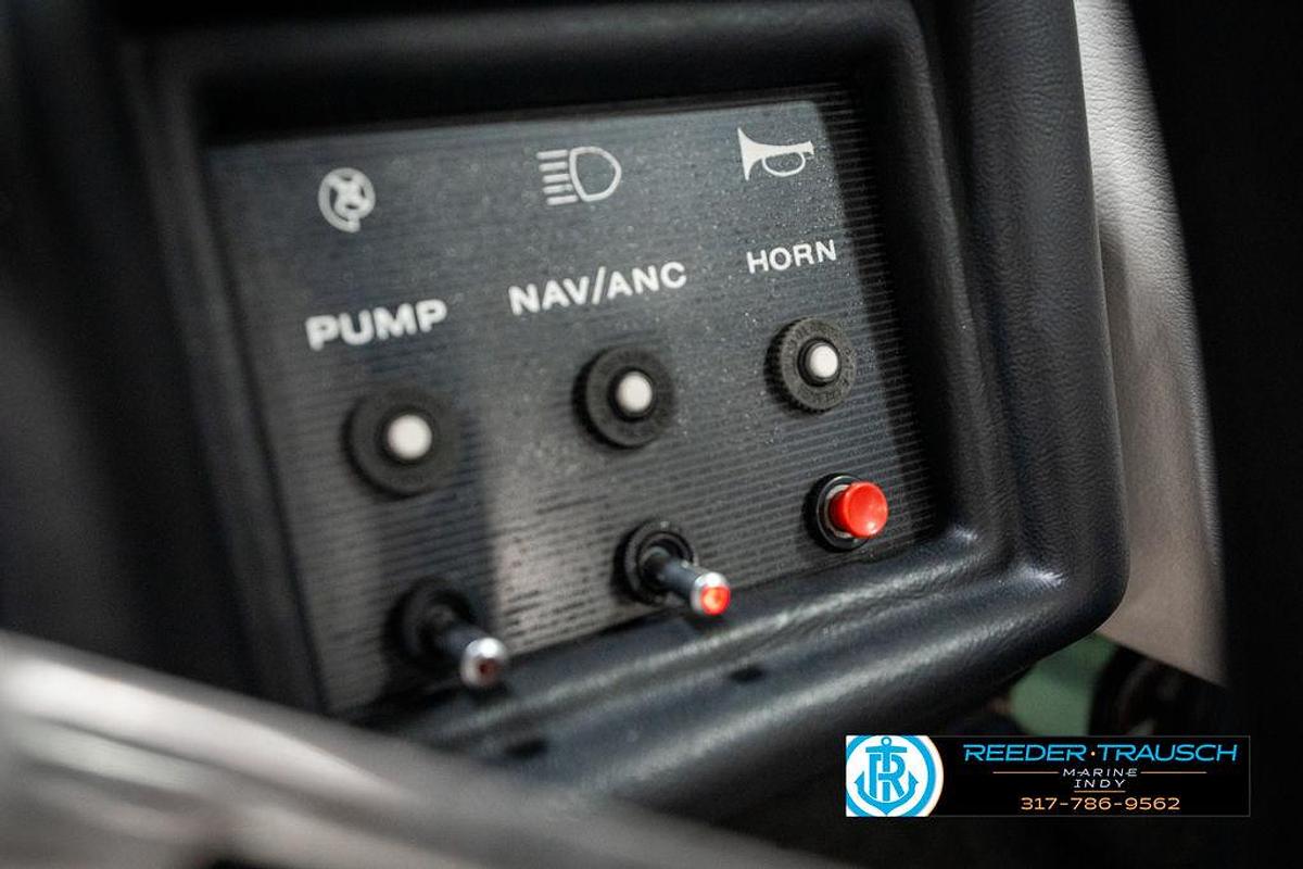 Used 1990 Rinker 206 Captiva