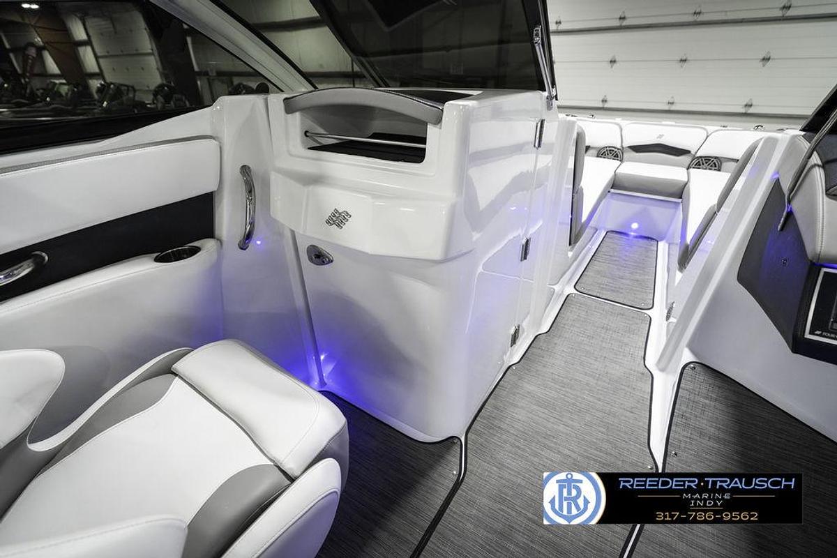 Used 2021 Four Winns H260