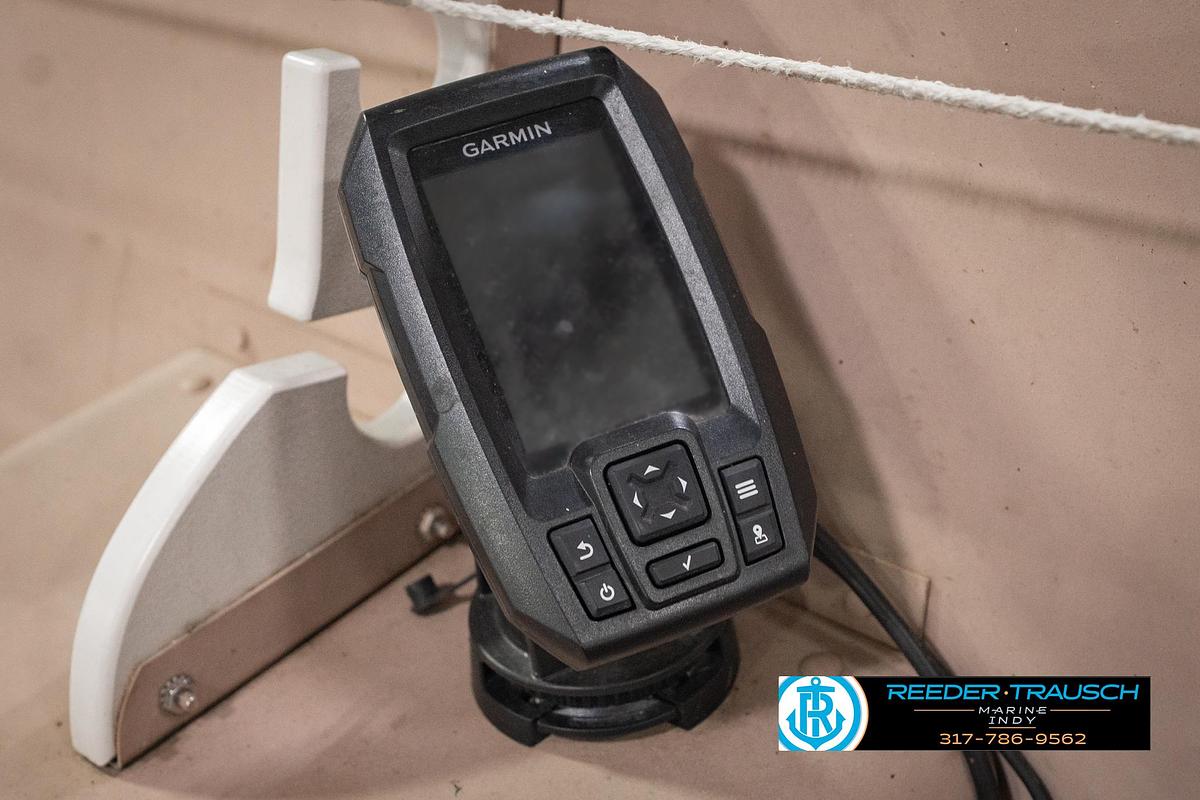 Used 2004 Smoker Craft Voyager