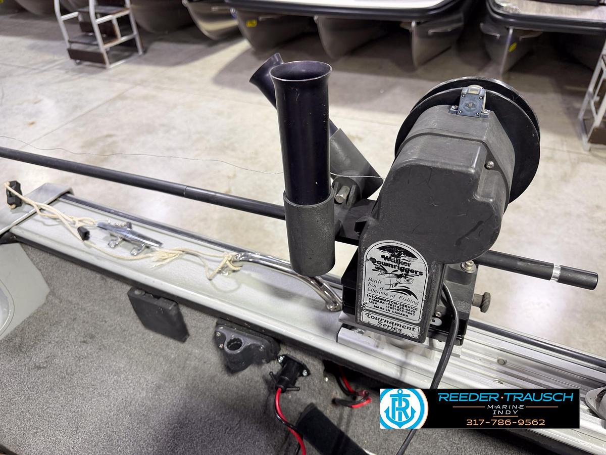 Used 1999 Lund Mr. Pike 17
