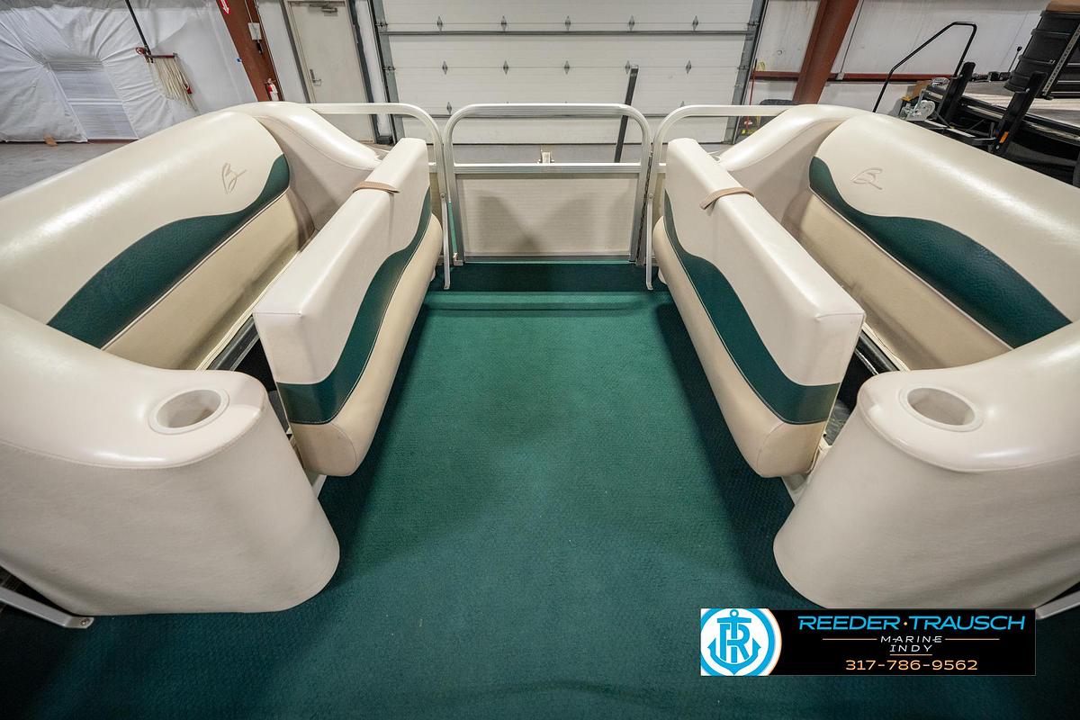Used 2000 Bennington 227L