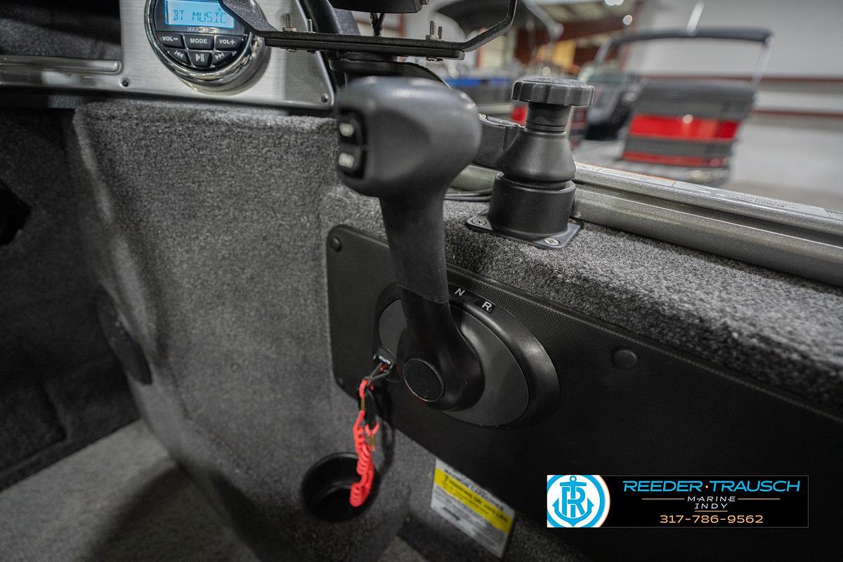 Used 2023 Lund 1875 Impact XS