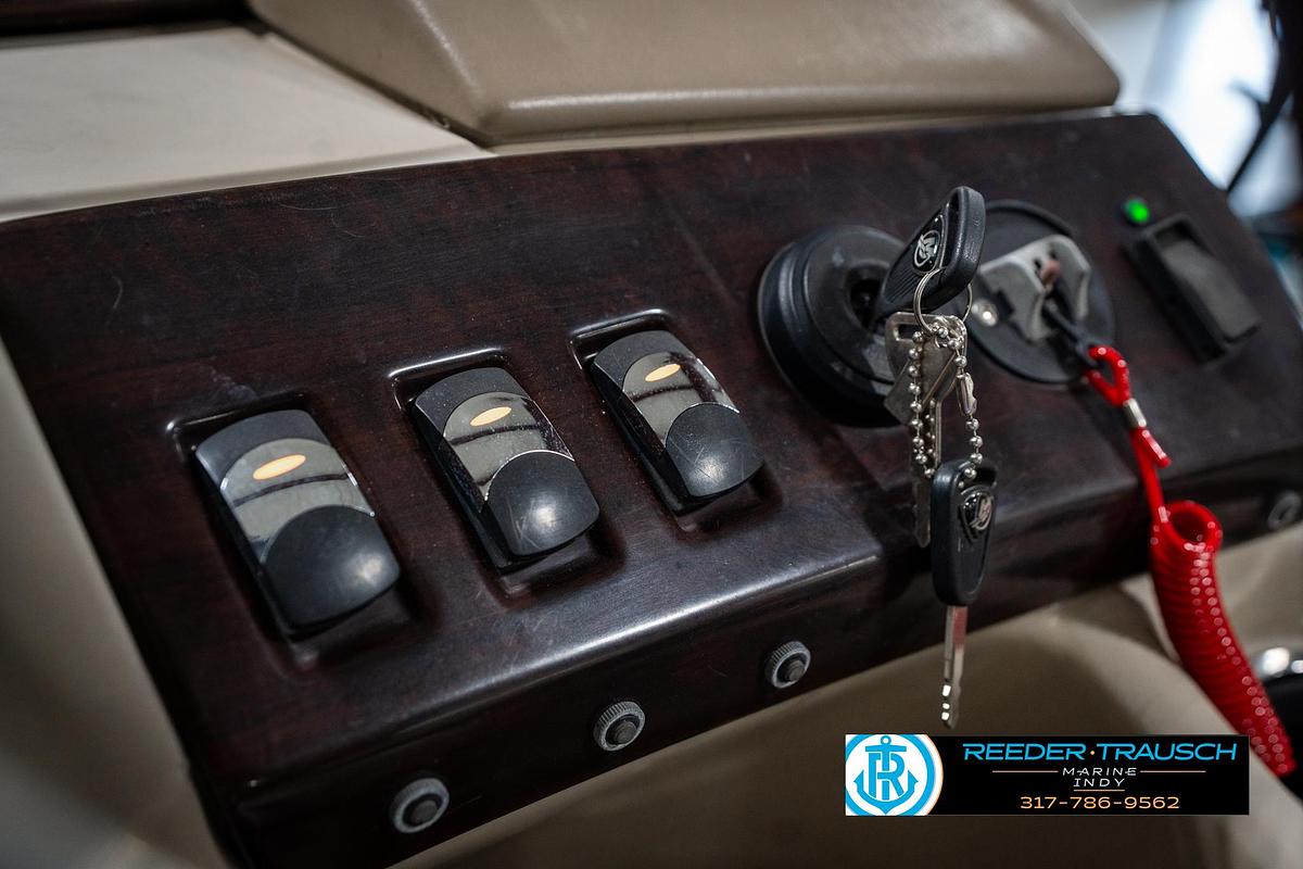 Used 2011 Bennington 2274 RCL