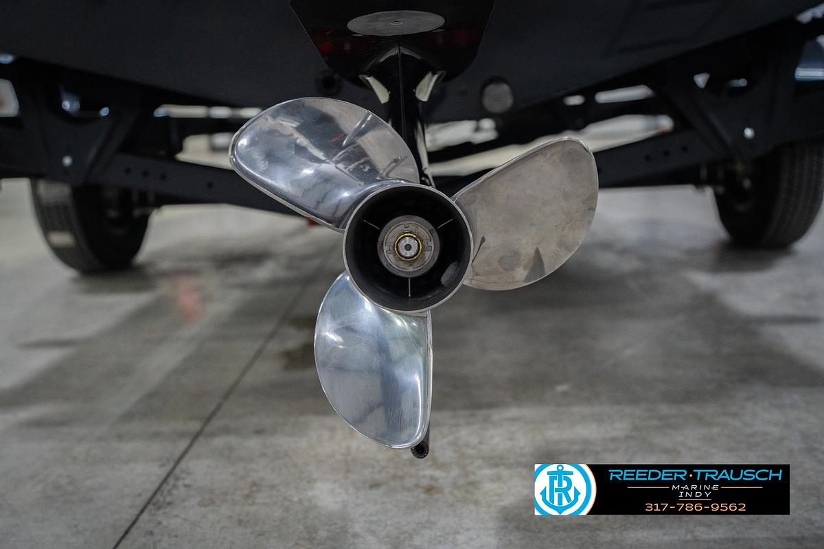 2026 Lund 1875 Crossover XS