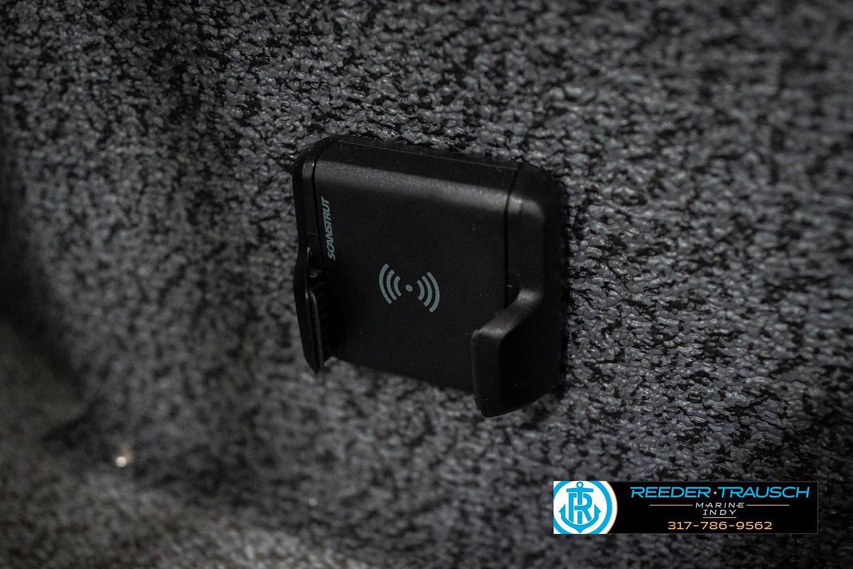 2026 Lund 1700 Explorer Side