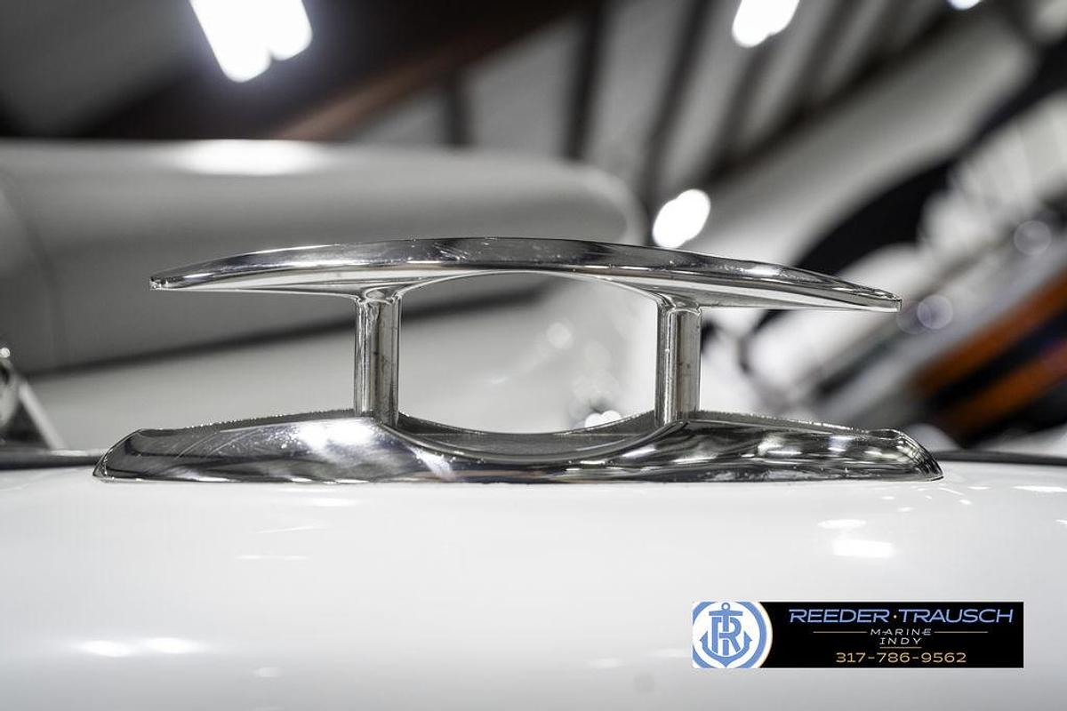 Used 2021 Four Winns H260