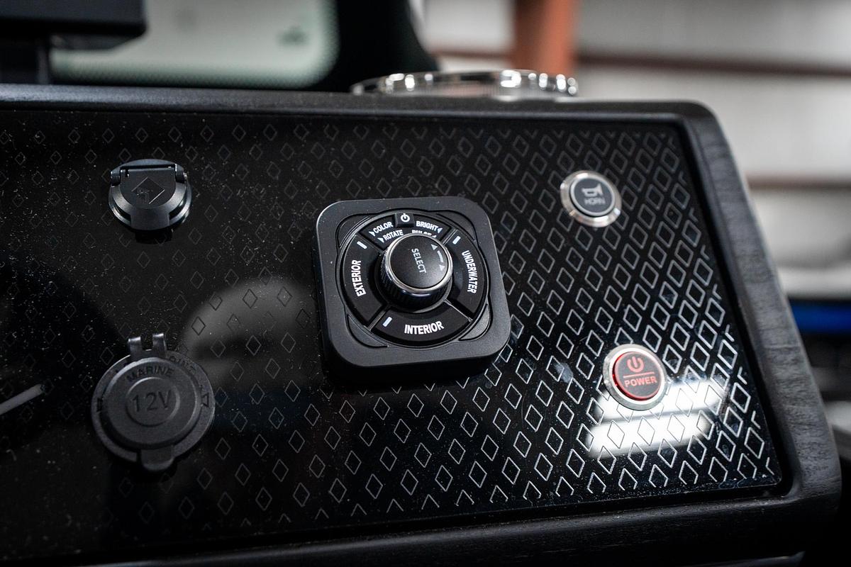 2025 Bennington 24 MSB