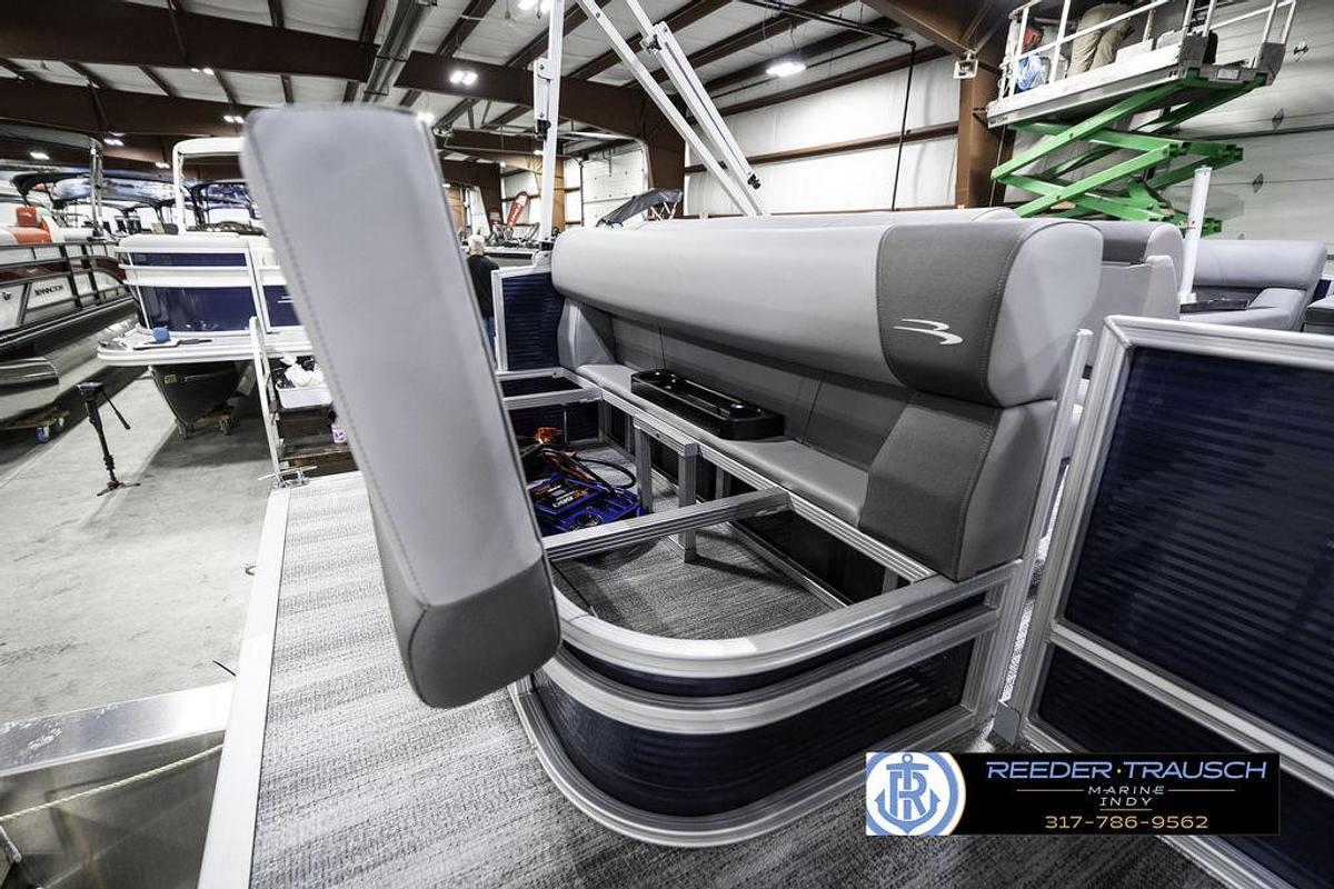 2025 Bennington 18 SLJ