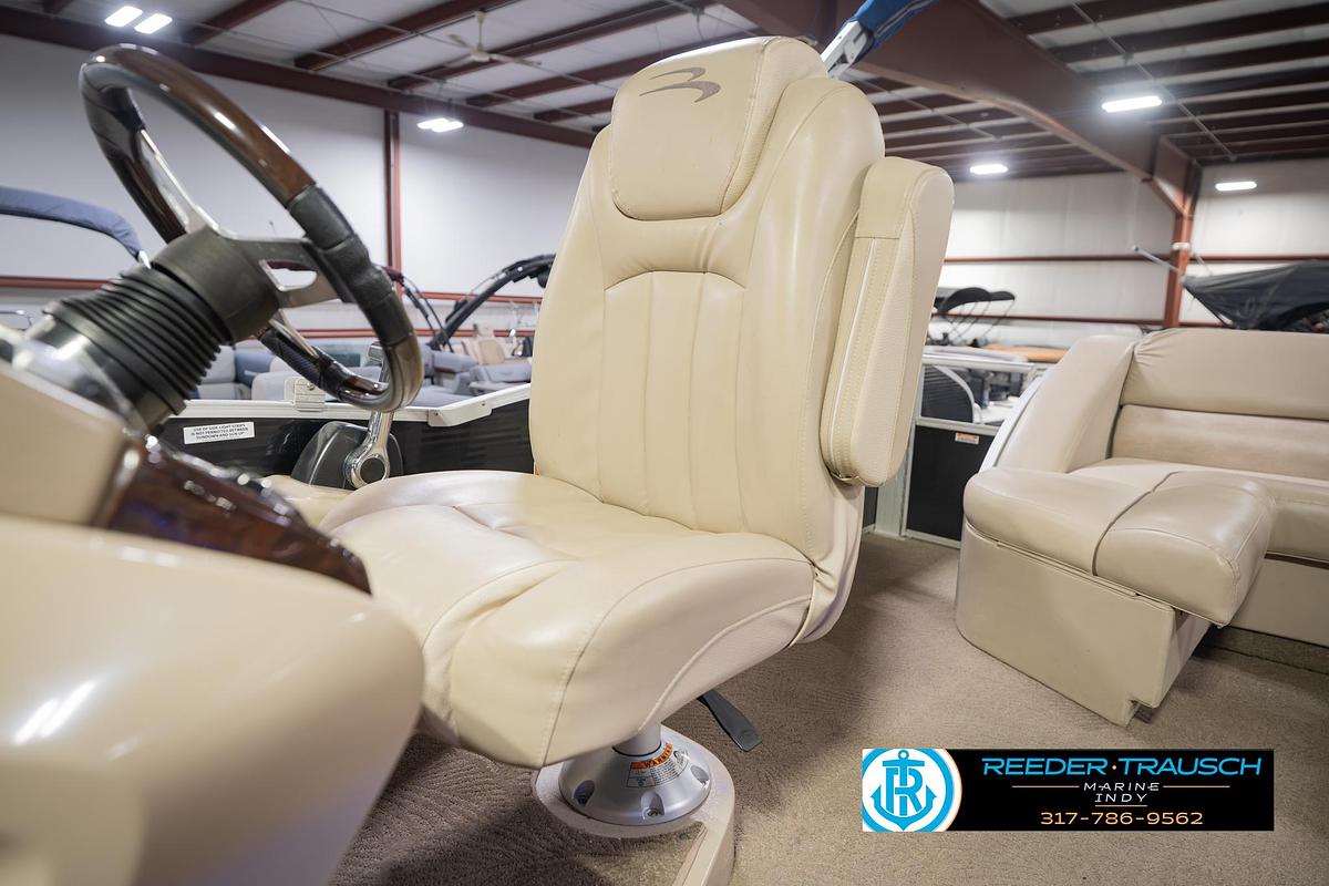 Used 2014 Bennington 2550 RCB