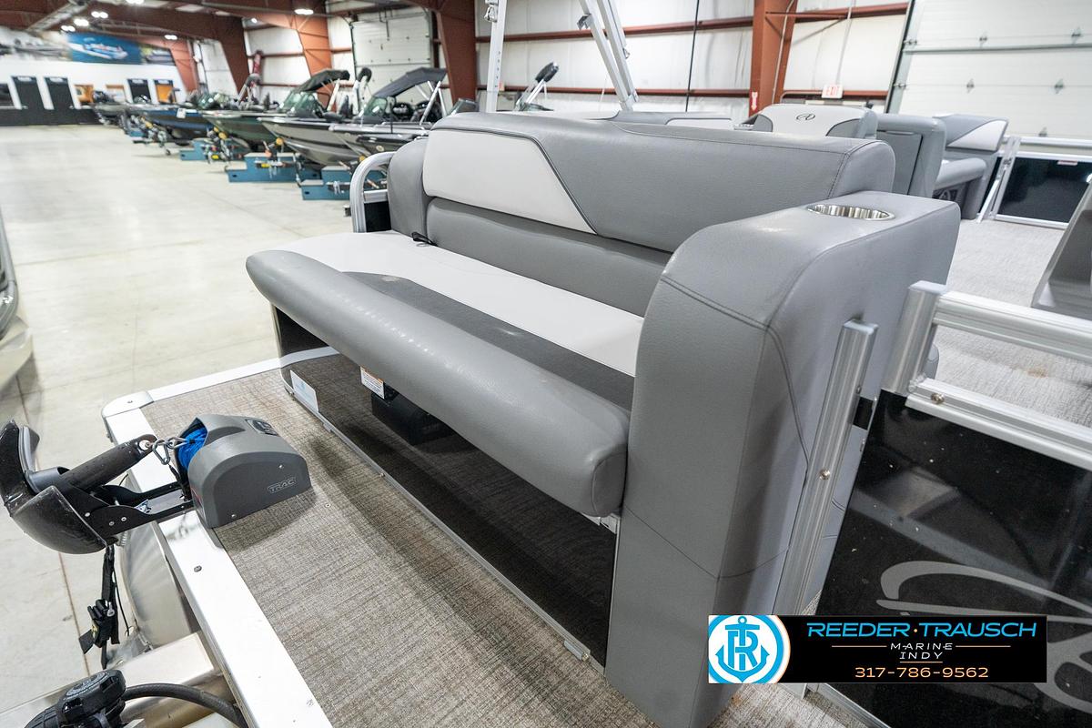 Used 2023 Avalon 2180 VENT CR