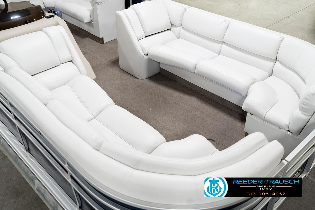 Used 2011 Bennington 2274 RCL