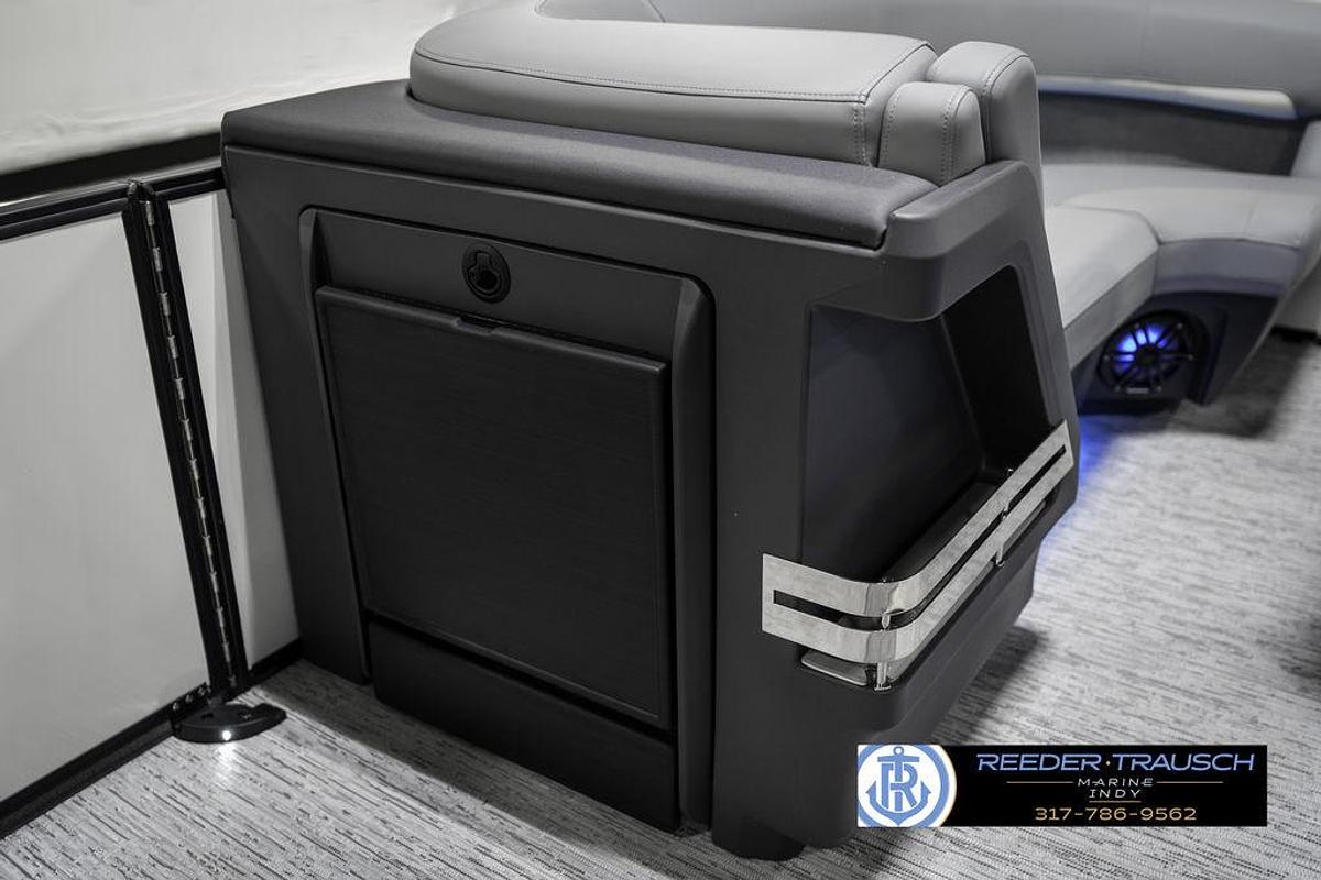 2025 Bennington 22 MFB