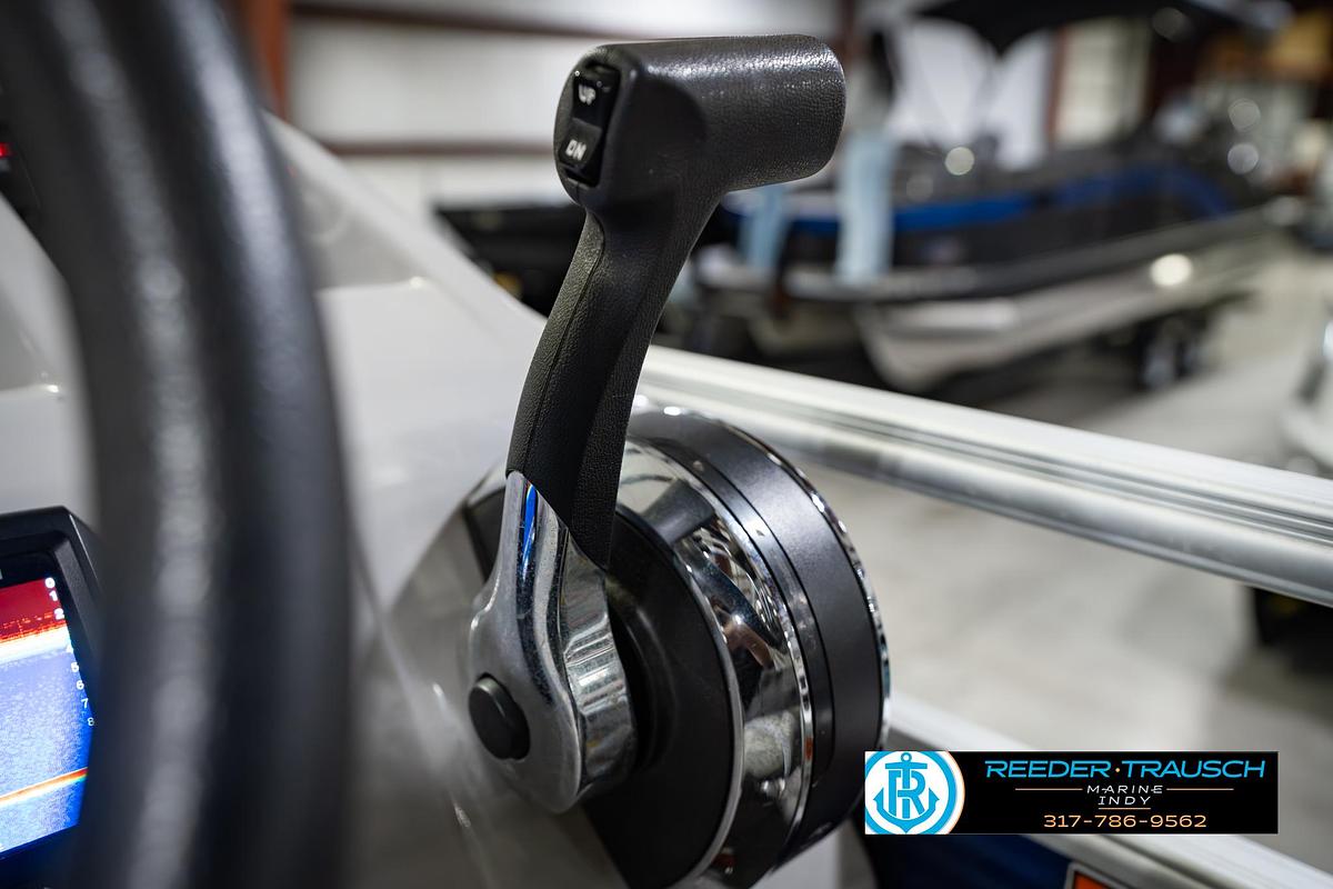 Used 2021 Bennington 22 SVSR