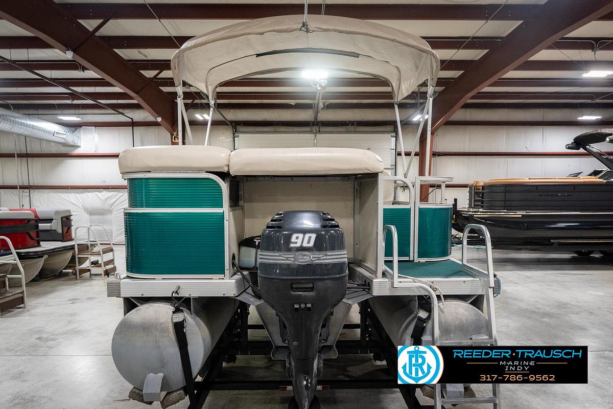 Used 2000 Bennington 227L