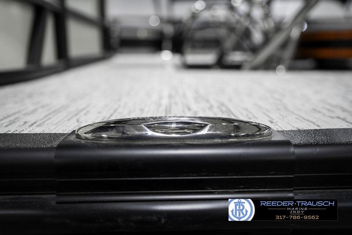 2025 Bennington 21 SSR