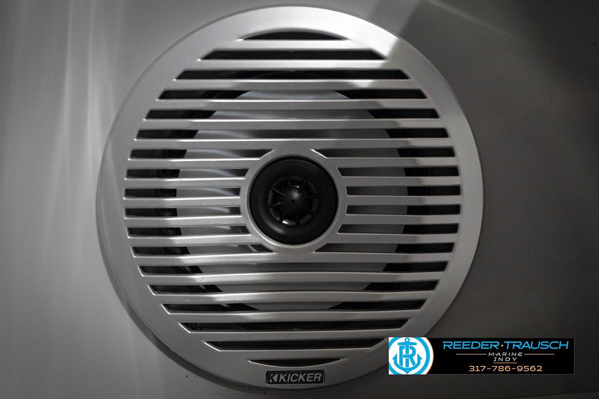 Used 2023 Bennington 22 LSR