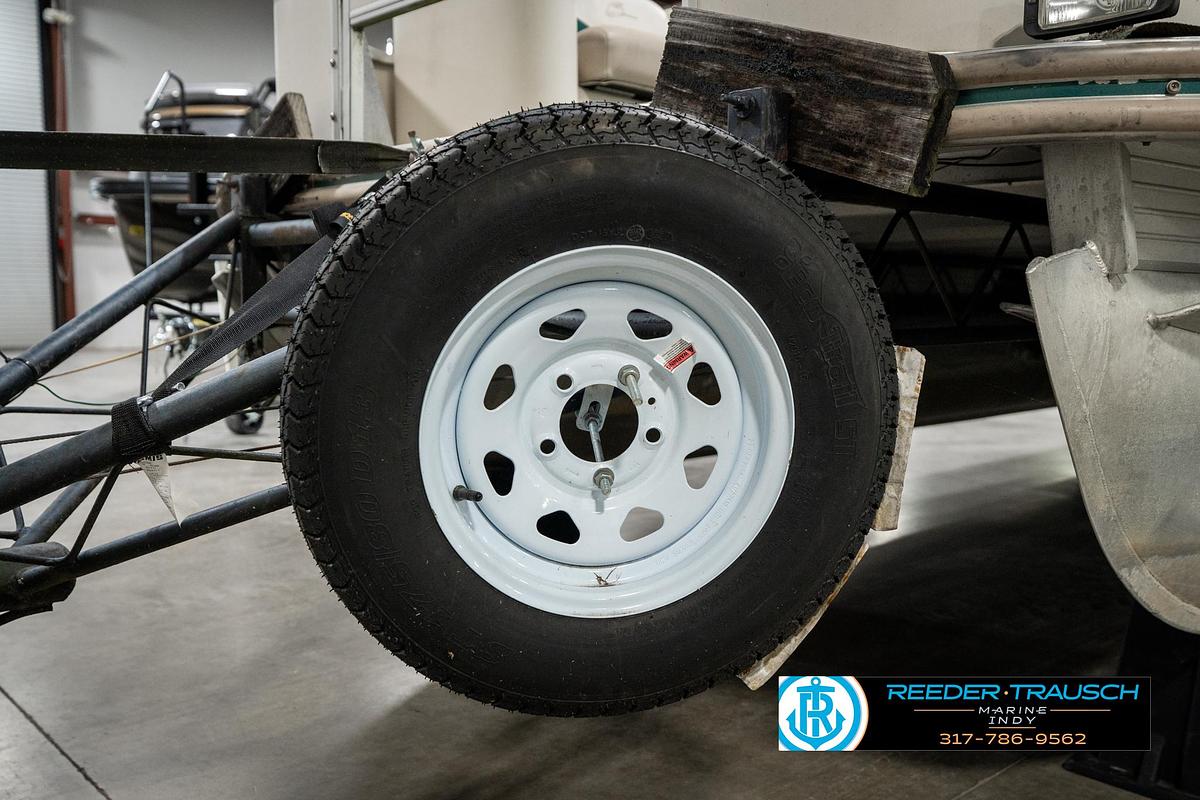 Used 1998 Fisher Freedom 200 Fish