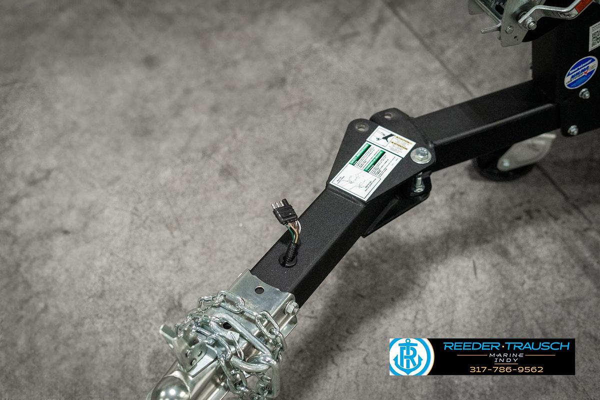 2025 Lund 1875 Pro V Bass