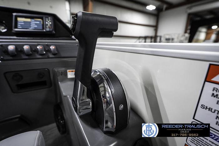 2025 Bennington 22 SLS