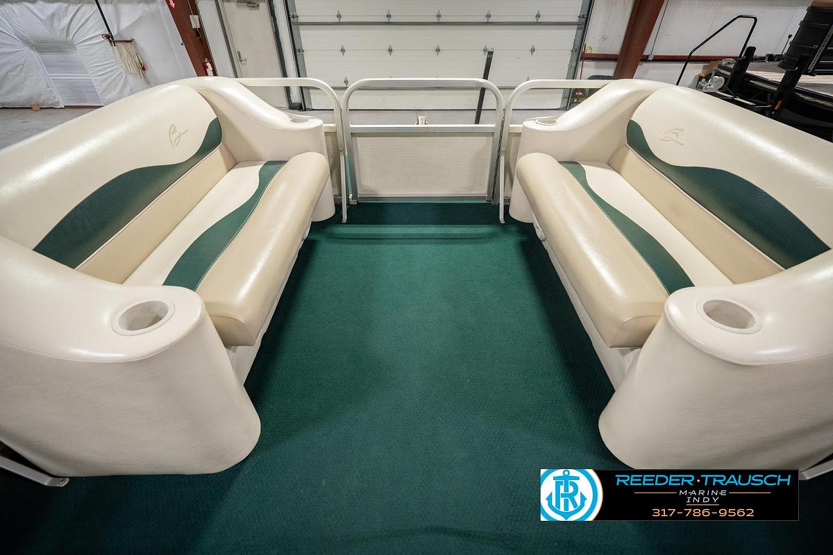 Used 2000 Bennington 227L