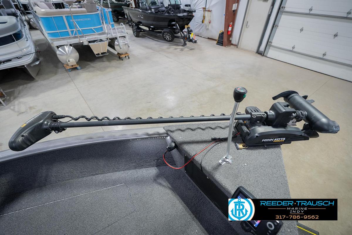 Used 2023 Lund 1875 Impact XS