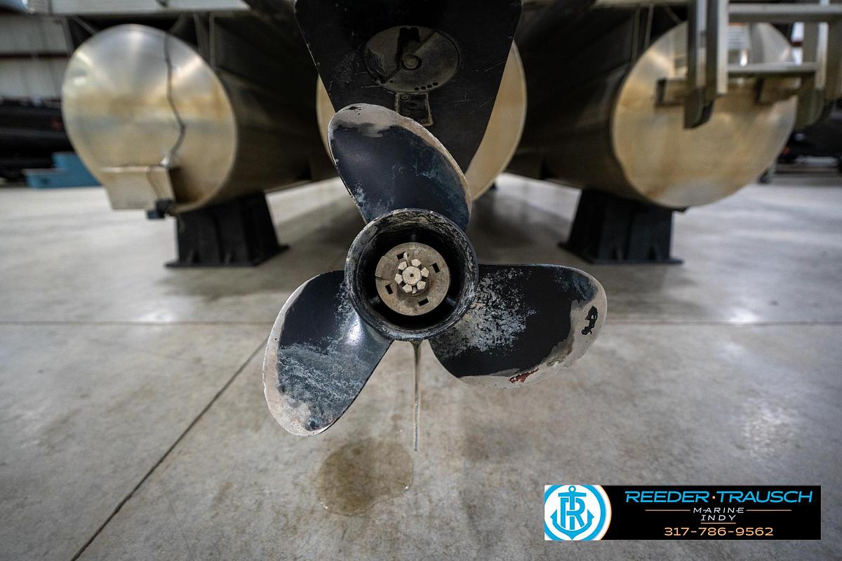 Used 2005 Bennington 2050 RL