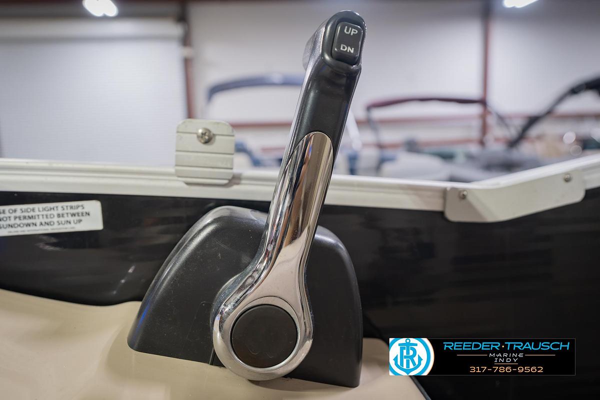 Used 2014 Bennington 2550 RCB