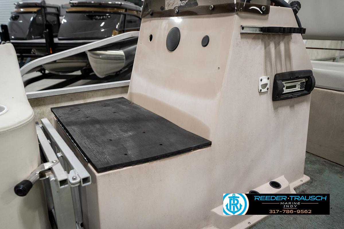 Used 1998 Fisher Freedom 200 Fish