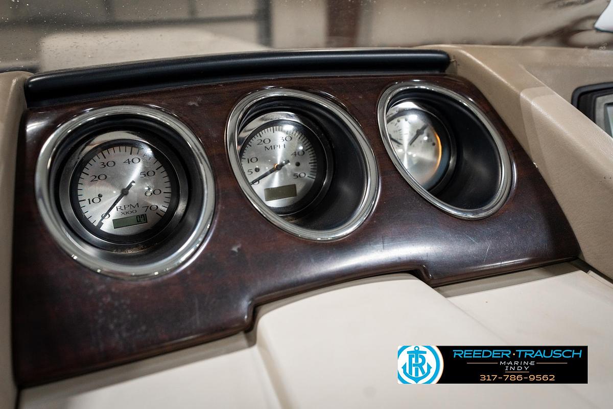 Used 2011 Bennington 2274 RCL