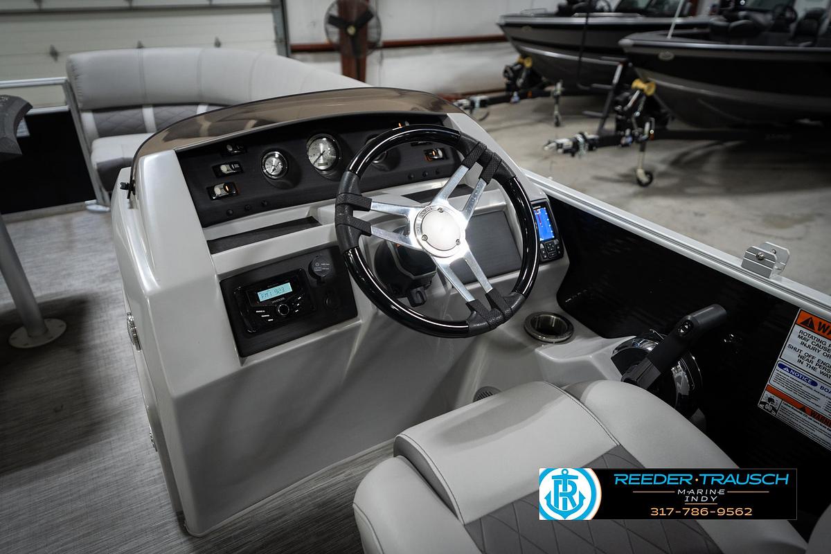 Used 2023 Bennington 22 LSR