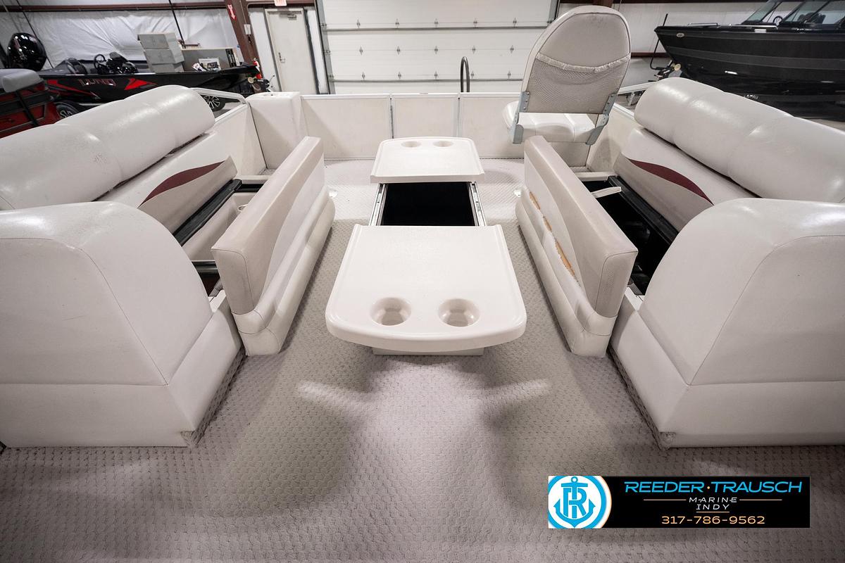 Used 2005 Crest 22 Crest III XRS