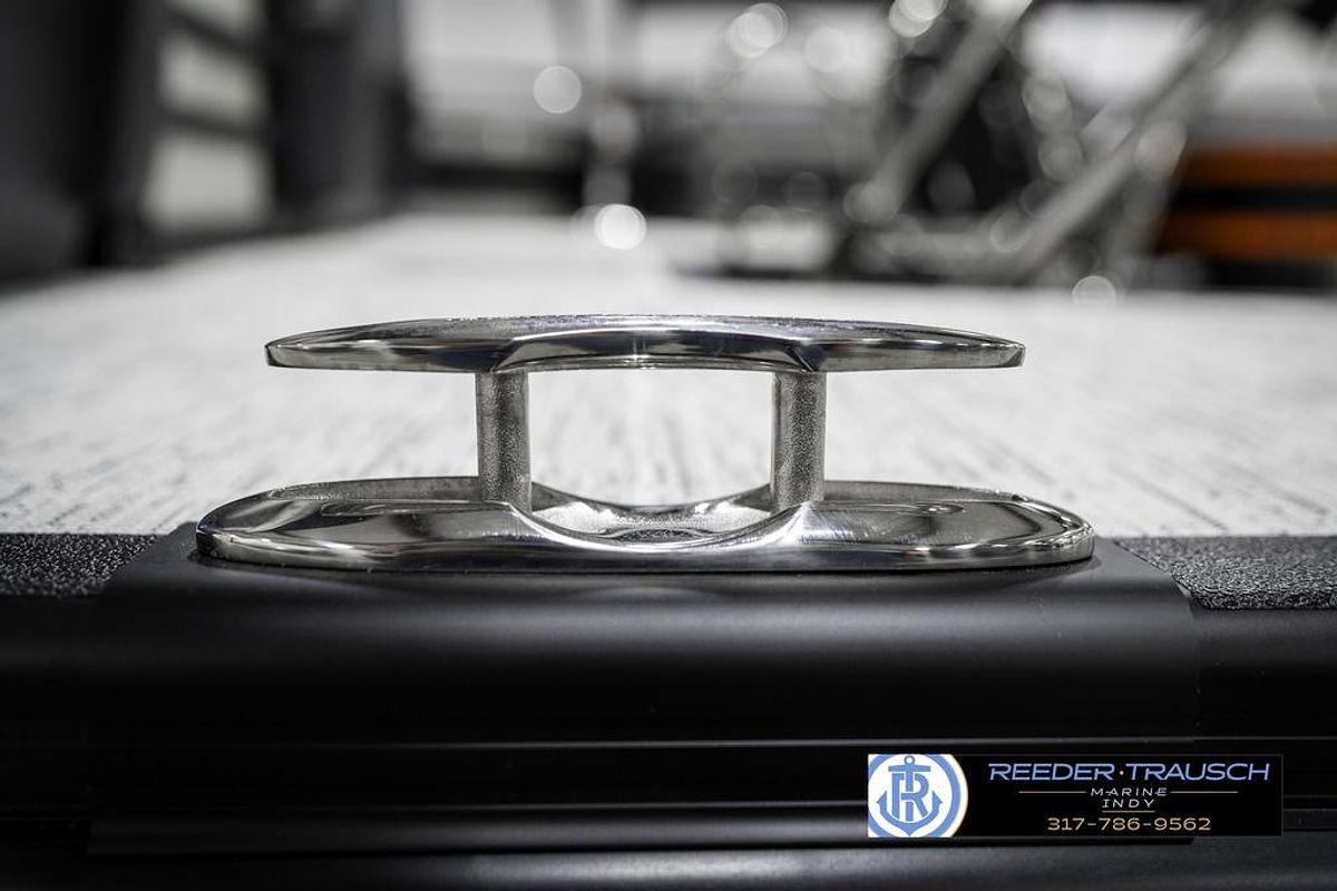 2025 Bennington 22 MFB