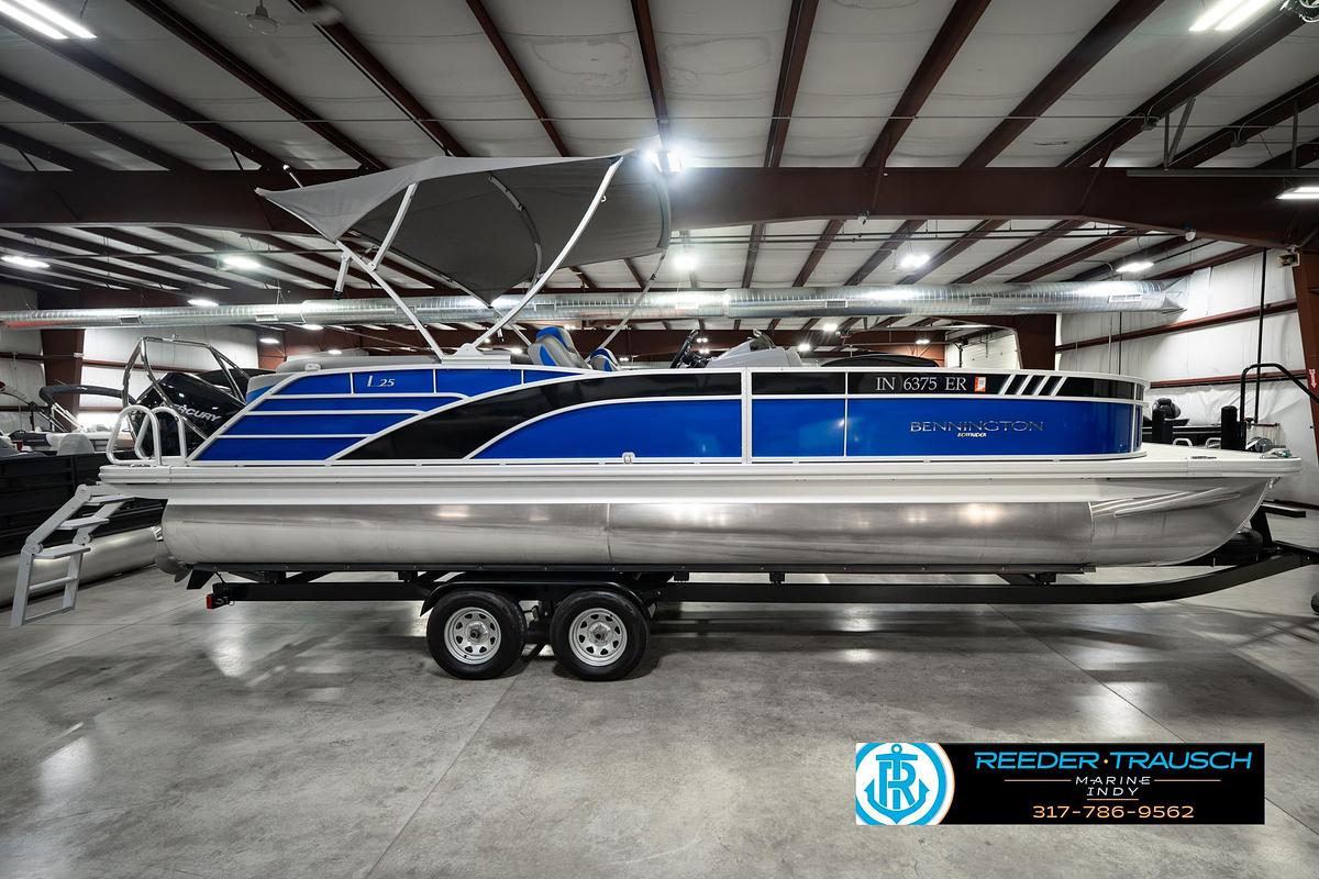 Used 2025 Bennington 25 L Bowrider