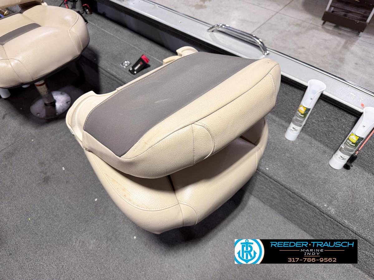 Used 1999 Lund Mr. Pike 17