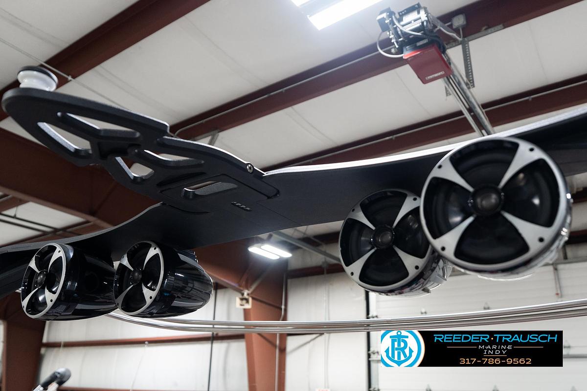 Used 2017 Malibu 25 LSV