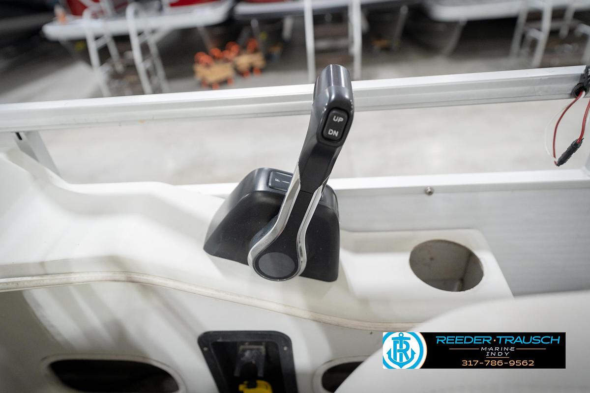 Used 1991 Godfrey Sanpan SP 2200