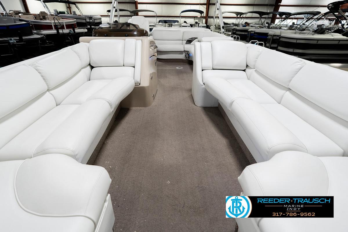 Used 2011 Bennington 2274 RCL