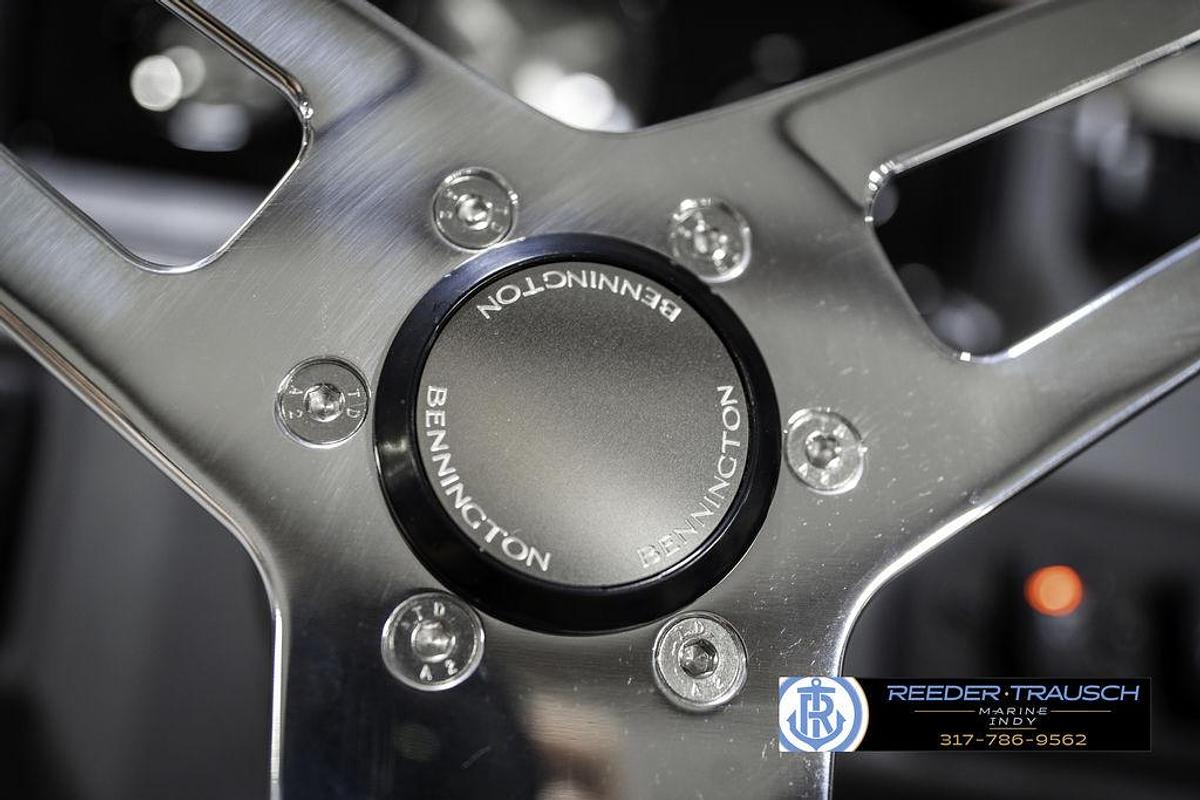 2025 Bennington 21 SS