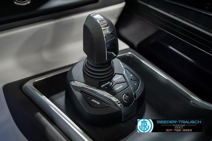 2025 Bennington QX SB T2