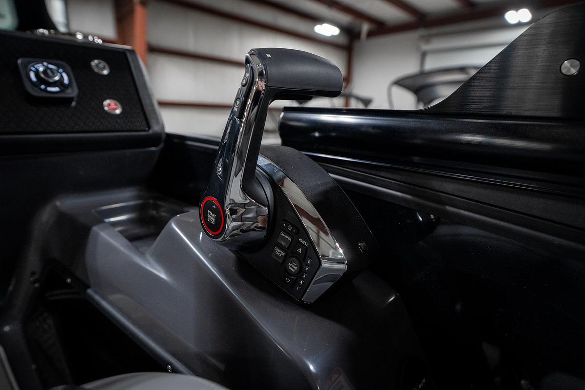 2025 Bennington 24 MSB