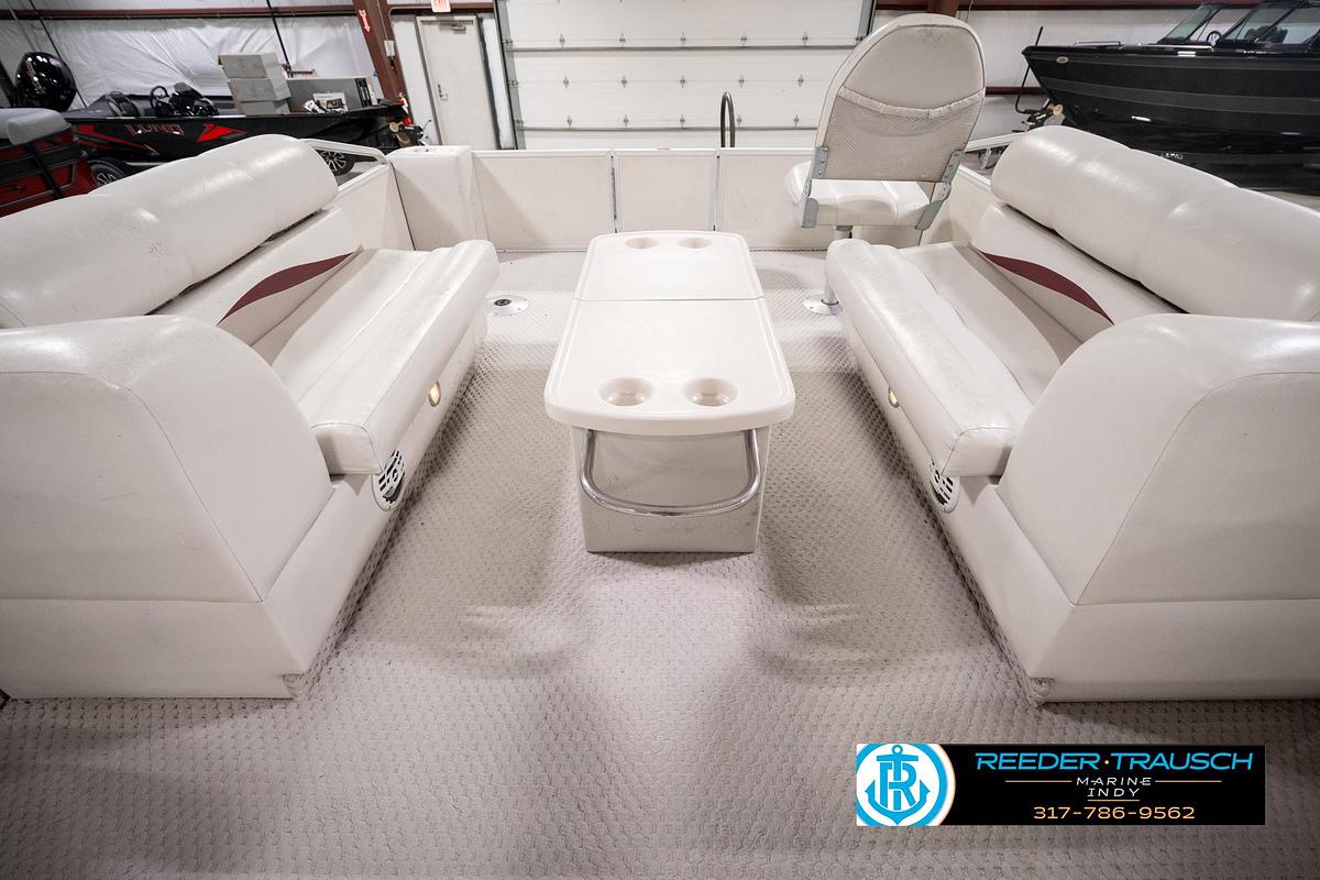 Used 2005 Crest 22 Crest III XRS