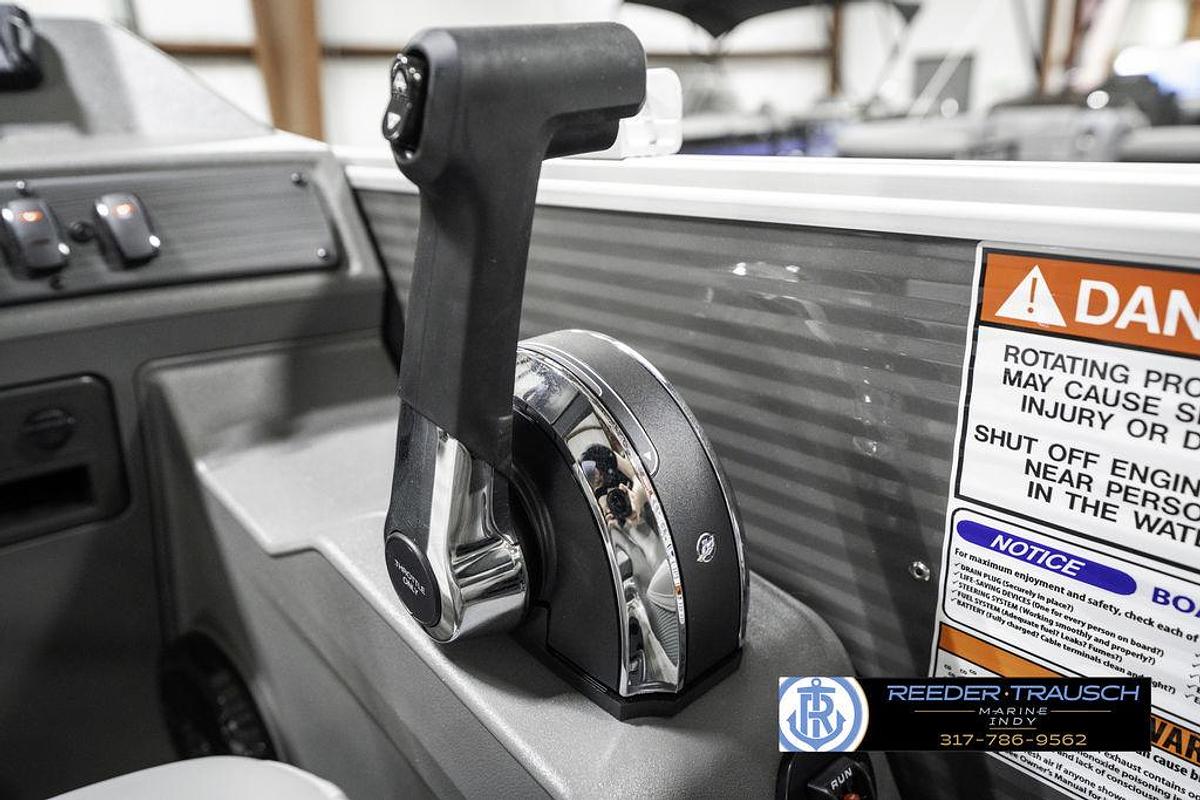 2025 Bennington 21 SS