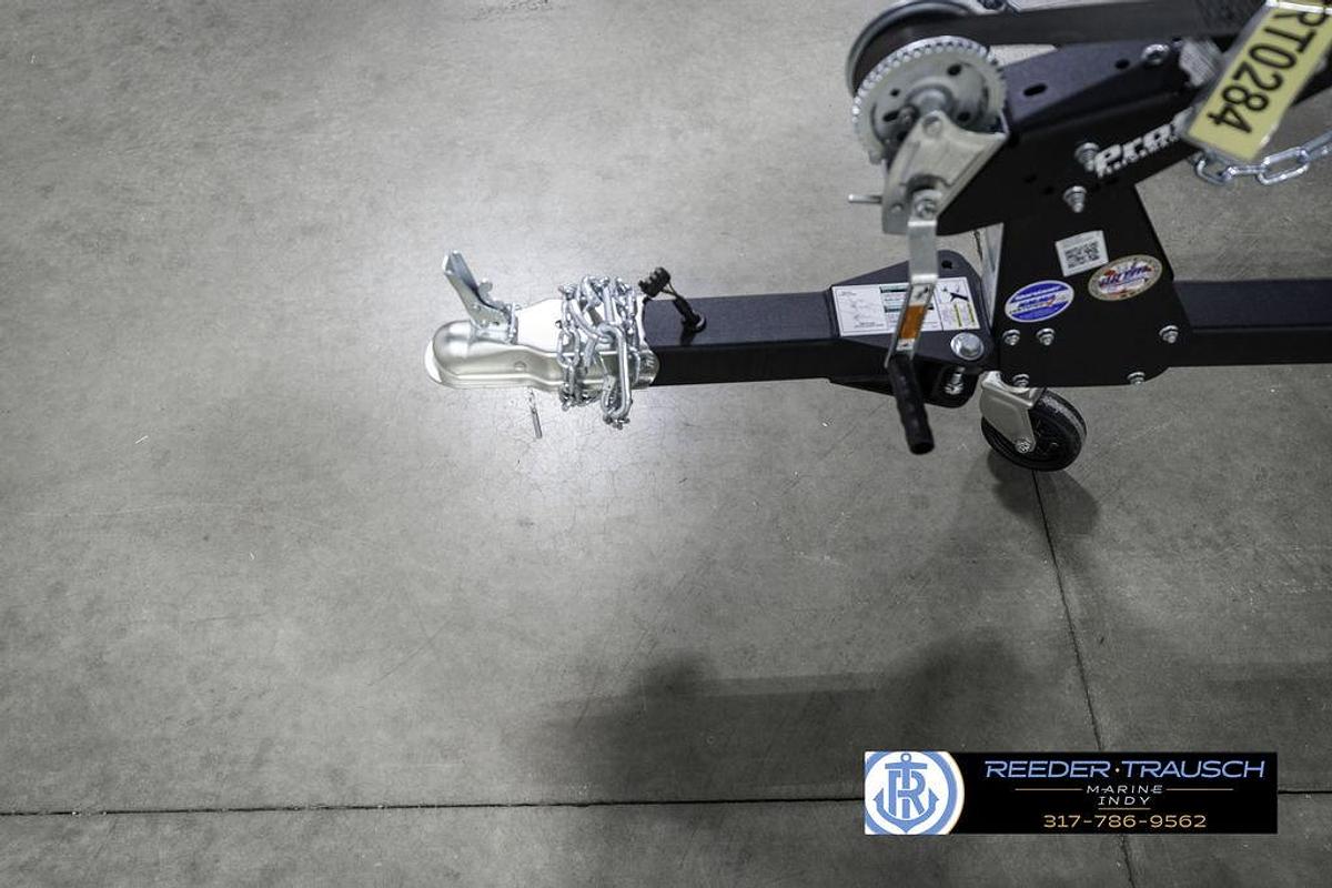 2025 Lund 1775 Pro Guide