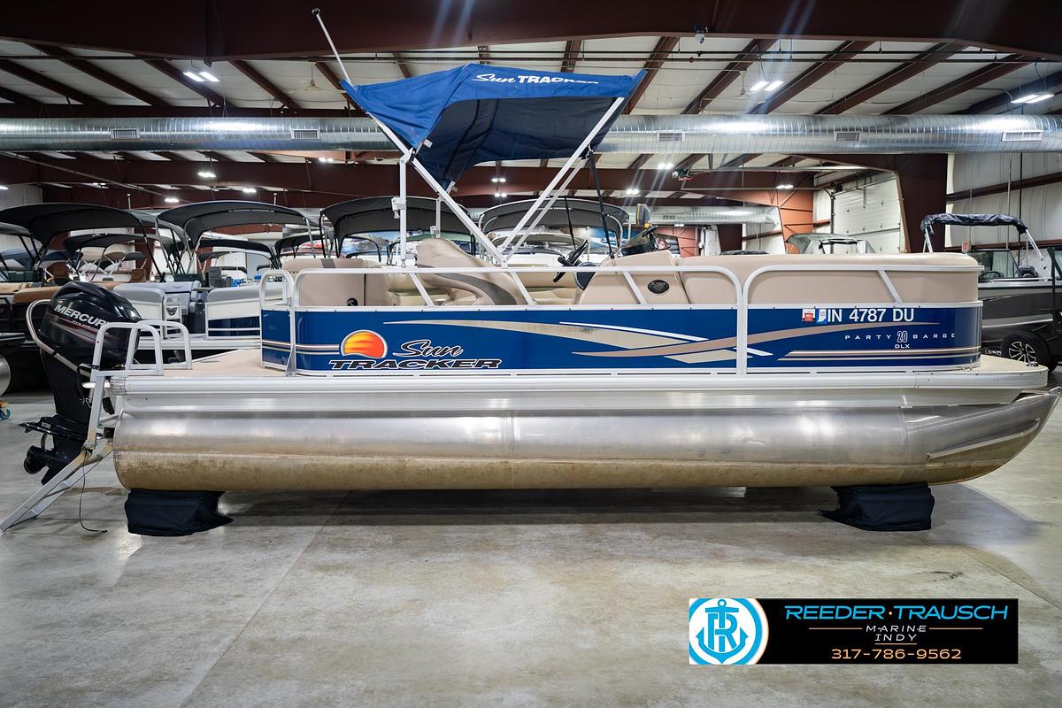 Used 2014 Tracker Marine Sig Party Barge 20 DLX